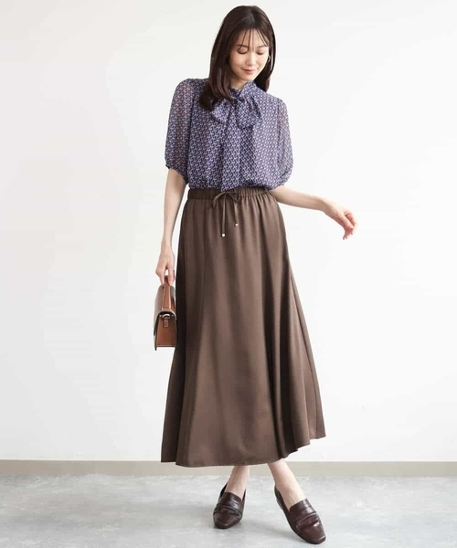 MK MICHEL KLEIN（エムケーミッシェルクラン）の「[洗える]起毛サテンマーメイドシルエットスカート（スカート・レディース・グレイッシュベージュ/ブラウン・38）」の6枚目の写真
