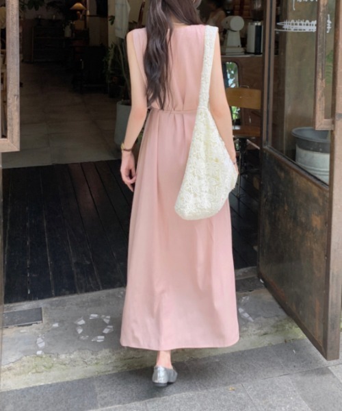 Aelina（エリナ）の「ノースリーブVネックワンピース（ワンピース・レディース・ピンク/ホワイト・FREE）」の9枚目の写真