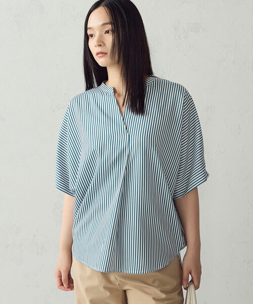 COMME CA ISM(コムサイズム)の「スキッパーTブラウス(シャツ/ブラウス・レディース・ダークブラウン/ベージュ系その他/グリーン系その他・FREE)」の1枚目の写真