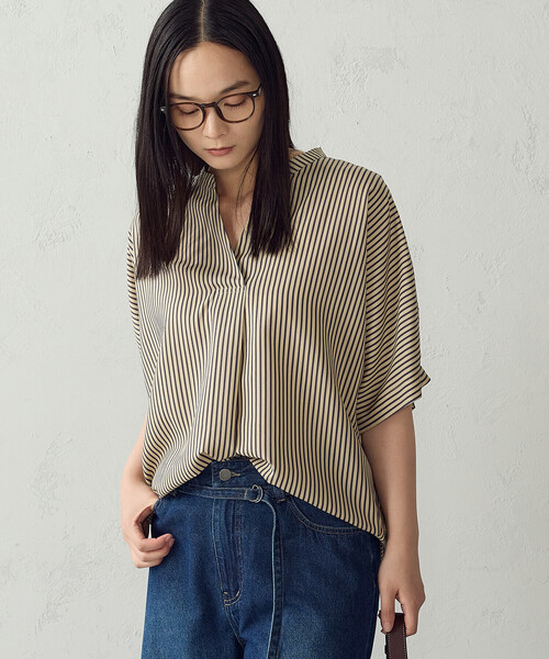 COMME CA ISM(コムサイズム)の「スキッパーTブラウス(シャツ/ブラウス・レディース・ダークブラウン/ベージュ系その他/グリーン系その他・FREE)」の17枚目の写真