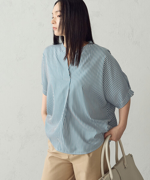 COMME CA ISM(コムサイズム)の「スキッパーTブラウス(シャツ/ブラウス・レディース・ダークブラウン/ベージュ系その他/グリーン系その他・FREE)」の21枚目の写真