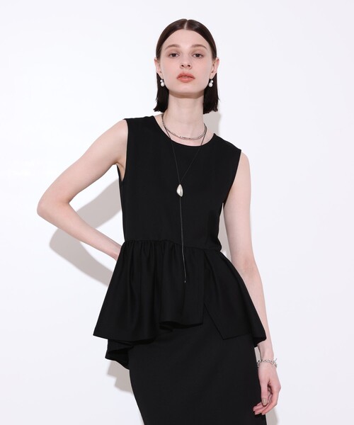 allureville(アルアバイル)の「ポンチペプラムプルオーバー(Tシャツ/カットソー・レディース・ブラック/ブルー/オフホワイト・2)」の1枚目の写真