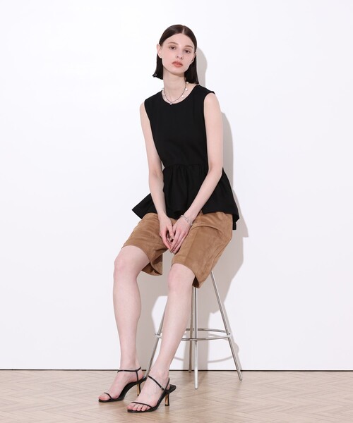 allureville(アルアバイル)の「ポンチペプラムプルオーバー(Tシャツ/カットソー・レディース・ブラック/ブルー/オフホワイト・2)」の7枚目の写真
