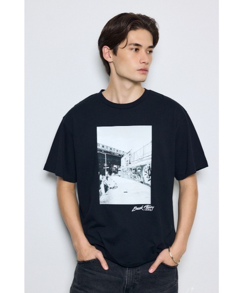 AZUL by moussy(アズールバイマウジー)の「フォトプリント半袖TEE(Tシャツ/カットソー・メンズ・ホワイト/ブラック・MEDIUM/LARGE)」の1枚目の写真