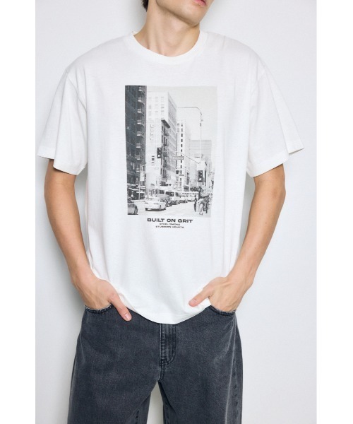 AZUL by moussy(アズールバイマウジー)の「フォトプリント半袖TEE(Tシャツ/カットソー・メンズ・ホワイト/ブラック・MEDIUM/LARGE)」の9枚目の写真