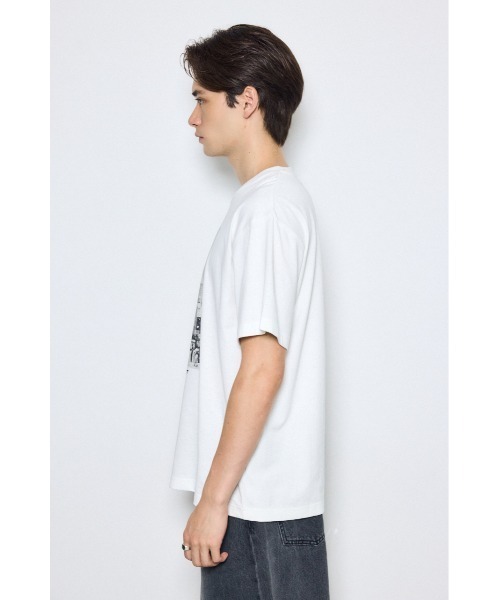 AZUL by moussy(アズールバイマウジー)の「フォトプリント半袖TEE(Tシャツ/カットソー・メンズ・ホワイト/ブラック・MEDIUM/LARGE)」の12枚目の写真