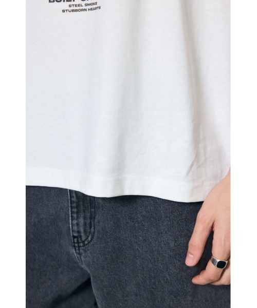AZUL by moussy(アズールバイマウジー)の「フォトプリント半袖TEE(Tシャツ/カットソー・メンズ・ホワイト/ブラック・MEDIUM/LARGE)」の17枚目の写真
