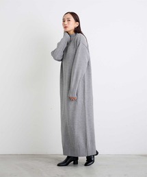 タートルネックバックスリットニットワンピース