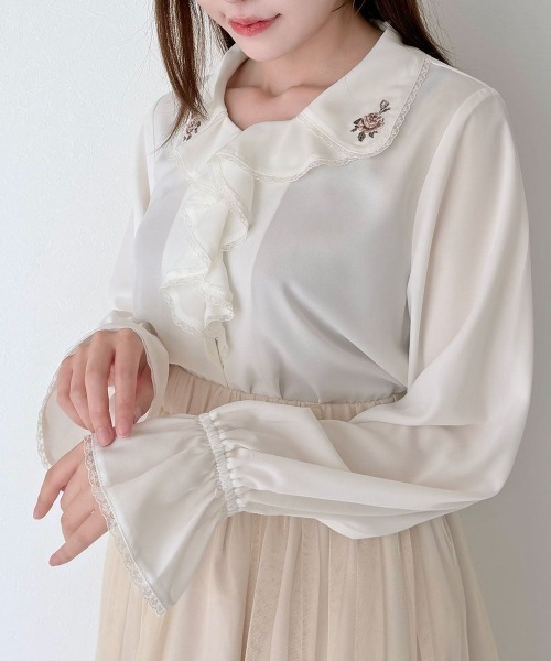 an another angelus（アンアナザーアンジェラス）の「ローズ刺繍ラッフル衿ブラウス/fint フィント（シャツ/ブラウス・レディース・アイボリー/ピンクベージュ・FREE）」の9枚目の写真