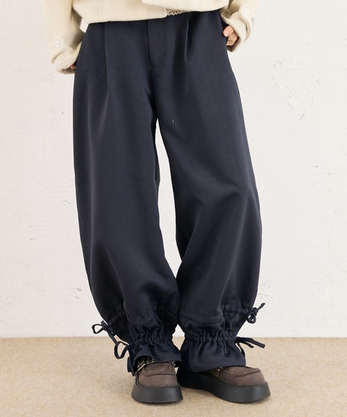 FCMM(エフシーエムエム)の「DRAWSTRING SLACKS / ドローコードスラックス(スラックス・レディース・ネイビー/ブラウン/チャコールグレー・SMALL/MEDIUM/LARGE)」の3枚目の写真
