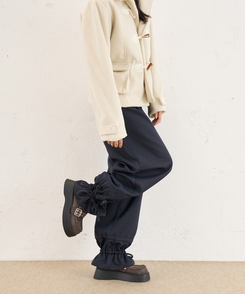 FCMM(エフシーエムエム)の「DRAWSTRING SLACKS / ドローコードスラックス(スラックス・レディース・ネイビー/ブラウン/チャコールグレー・SMALL/MEDIUM/LARGE)」の13枚目の写真