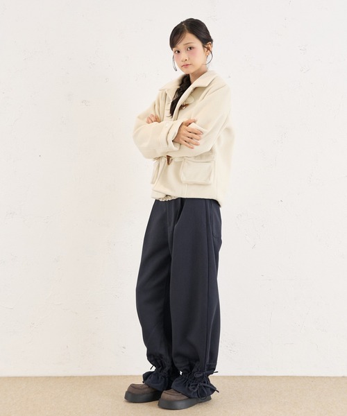 FCMM(エフシーエムエム)の「DRAWSTRING SLACKS / ドローコードスラックス(スラックス・レディース・ネイビー/ブラウン/チャコールグレー・SMALL/MEDIUM/LARGE)」の15枚目の写真
