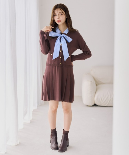MISCH MASCH(ミッシュマッシュ)の「2026秋冬新作 シャツ襟付きボウタイプリーツミニニットワンピース(ワンピース・レディース・ブラウン/ブラック・フリ-)」の1枚目の写真
