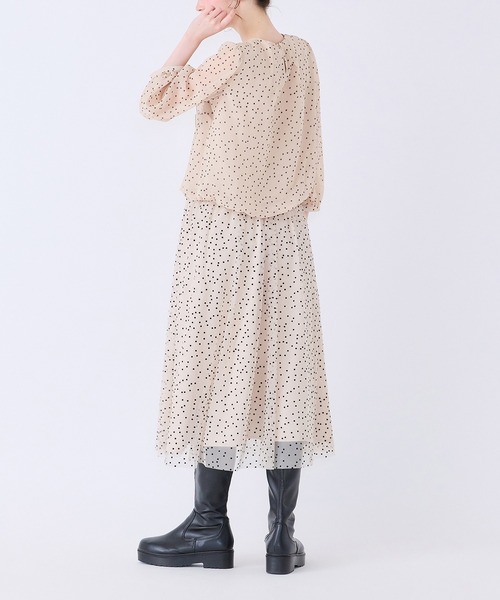 Rose Tiara(ローズティアラ)の「【セットアップ対応】【人気シルエット】ドットバルーンヘムブラウス(シャツ/ブラウス・レディース・ブラック/ベージュ・38/42/46)」の16枚目の写真