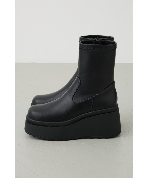 AZUL by moussy（アズールバイマウジー）の「【+8cmUP！】ウェッジソールストレッチショートブーツ 秋服 冬服　厚底　足長　足長　スタイルアップ　盛れる　靴（ブーツ・レディース・ブラック・LARGE/MEDIUM/SMALL）」の3枚目の写真