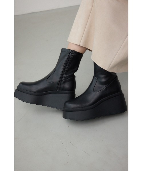 AZUL by moussy（アズールバイマウジー）の「【+8cmUP！】ウェッジソールストレッチショートブーツ 秋服 冬服　厚底　足長　足長　スタイルアップ　盛れる　靴（ブーツ・レディース・ブラック・LARGE/MEDIUM/SMALL）」の12枚目の写真