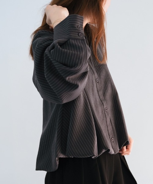 aquagarage(アクアガレージ)の「ストライプクロップド丈バルーンシャツ(シャツ/ブラウス・レディース・グレー/ブラック・M)」の6枚目の写真