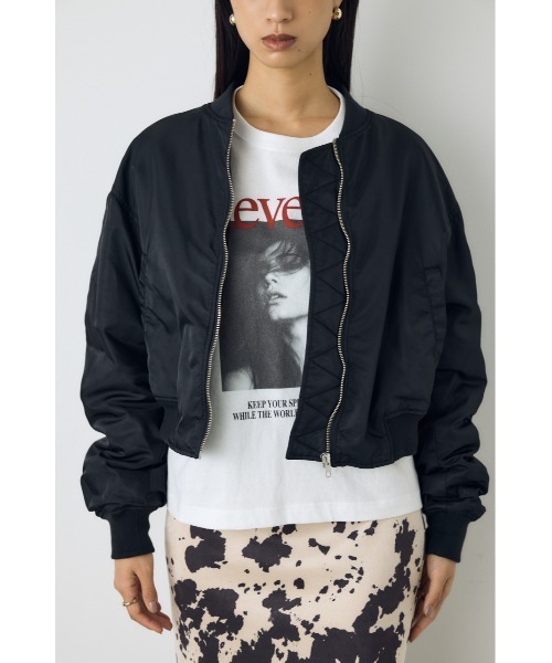 AZUL by moussy（アズールバイマウジー）の「ショート中綿MA-1 秋服 冬服　ブルゾン　フライトジャケット　カジュアル　ショート丈（ブルゾン・レディース・ブラック/カーキ/アイボリー・FREE）」の22枚目の写真