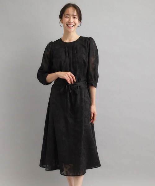 LAURA ASHLEY(ローラアシュレイ)の「【洗える/カラー&無地展開あり】アーシャ柄 ジャカードワンピース(ワンピース・レディース・ブラック/ブラック系/ワイン系1・40/38)」の1枚目の写真