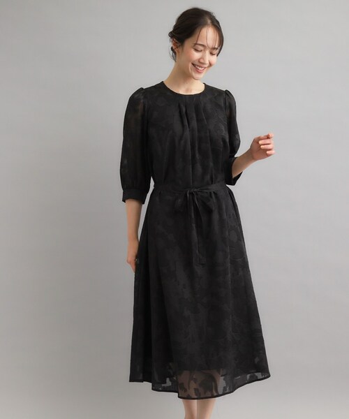 LAURA ASHLEY(ローラアシュレイ)の「【洗える/カラー&無地展開あり】アーシャ柄 ジャカードワンピース(ワンピース・レディース・ブラック/ブラック系/ワイン系1・40/38)」の4枚目の写真