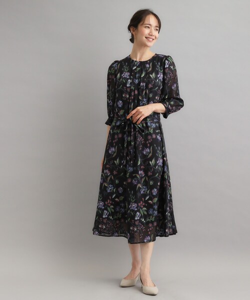 LAURA ASHLEY(ローラアシュレイ)の「【洗える/カラー&無地展開あり】アーシャ柄 ジャカードワンピース(ワンピース・レディース・ブラック/ブラック系/ワイン系1・40/38)」の11枚目の写真