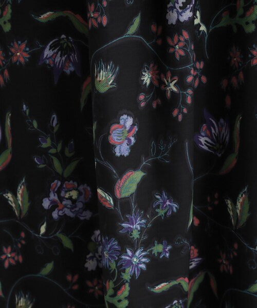 LAURA ASHLEY(ローラアシュレイ)の「【洗える/カラー&無地展開あり】アーシャ柄 ジャカードワンピース(ワンピース・レディース・ブラック/ブラック系/ワイン系1・40/38)」の13枚目の写真