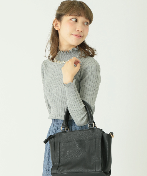 earth music&ecology(アースミュージックアンドエコロジー)の「【2016Autumn】《ハイハイハイネック》ニットプルオーバー(ニット/セーター・レディース・杢グレー/ネイビー/サックスブルー/レッド/ブラック/ブルーグリーン/アイボリー/ピンクベージュ/キャメル/マスタード・LARGE/L/M/S/MEDIUM/SMALL)」の4枚目の写真