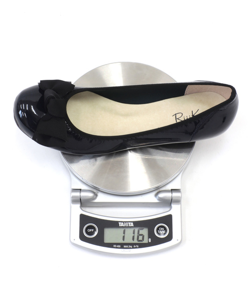 RiiiKa（リーカ）の「【安心の日本製】リボンフラットパンプス【RiiiKa/リーカ】（パンプス・レディース・ブラック/ブラウン系その他/ブラウン系その他2/ネイビー/ブラック系その他/ブラック系その他2/ベージュ系その他/ブラック系その他3/グレー系その他/ブラック系その他4・24.5cm/23.0cm/25.0cm/22.0cm/23.5cm/22.5cm/21.5cm/24.0cm/21.5㎝）」の18枚目の写真