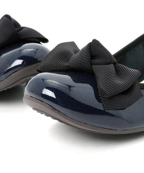 RiiiKa（リーカ）の「【安心の日本製】リボンフラットパンプス【RiiiKa/リーカ】（パンプス・レディース・ブラック/ブラウン系その他/ブラウン系その他2/ネイビー/ブラック系その他/ブラック系その他2/ベージュ系その他/ブラック系その他3/グレー系その他/ブラック系その他4・24.5cm/23.0cm/25.0cm/22.0cm/23.5cm/22.5cm/21.5cm/24.0cm/21.5㎝）」の13枚目の写真