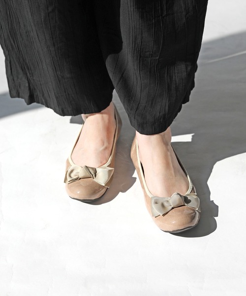 RiiiKa（リーカ）の「【安心の日本製】リボンフラットパンプス【RiiiKa/リーカ】（パンプス・レディース・ブラック/ブラウン系その他/ブラウン系その他2/ネイビー/ブラック系その他/ブラック系その他2/ベージュ系その他/ブラック系その他3/グレー系その他/ブラック系その他4・24.5cm/23.0cm/25.0cm/22.0cm/23.5cm/22.5cm/21.5cm/24.0cm/21.5㎝）」の9枚目の写真