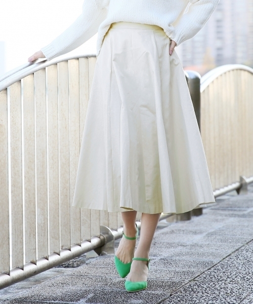 A part by（アパートバイ）の「【CLASSY.6月号掲載】CPNキリカエミディスカート 748118 （スカート・レディース・ベージュ/アイボリー/ダークネイビー/ピンク/レッド・LARGE/MEDIUM）」の2枚目の写真