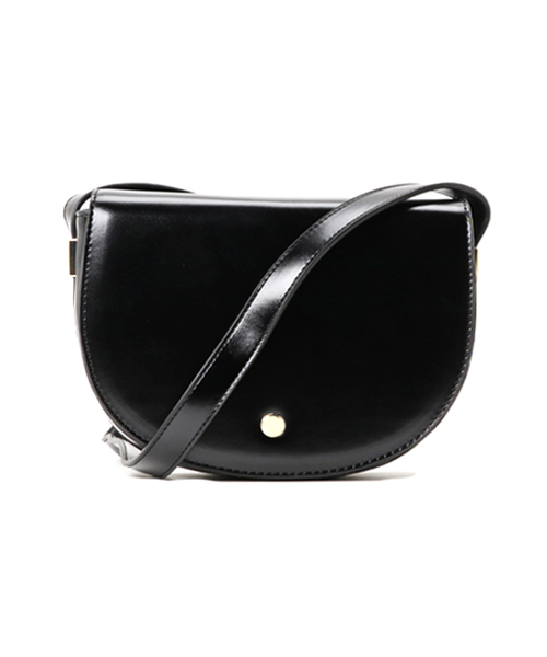 PLAIN CLOTHING(プレーンクロージング)の「ラウンドショルダーバッグ【PLAIN CLOTHING】(ショルダーバッグ・レディース・ブラウン/ブラック/キャメル・FREE)」の5枚目の写真