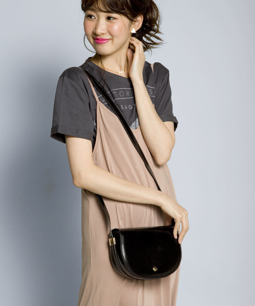 PLAIN CLOTHING(プレーンクロージング)の「ラウンドショルダーバッグ【PLAIN CLOTHING】(ショルダーバッグ・レディース・ブラウン/ブラック/キャメル・FREE)」の7枚目の写真