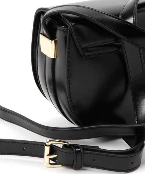 PLAIN CLOTHING(プレーンクロージング)の「ラウンドショルダーバッグ【PLAIN CLOTHING】(ショルダーバッグ・レディース・ブラウン/ブラック/キャメル・FREE)」の12枚目の写真