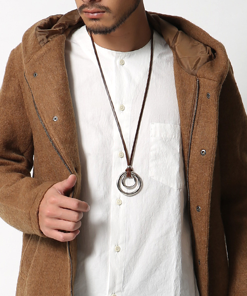 Rocky Monroe(ロッキーモンロー)の「シルバーダブルリングレザーネックレス(ネックレス・メンズ・ブラック/ブラウン・FREE)」の1枚目の写真