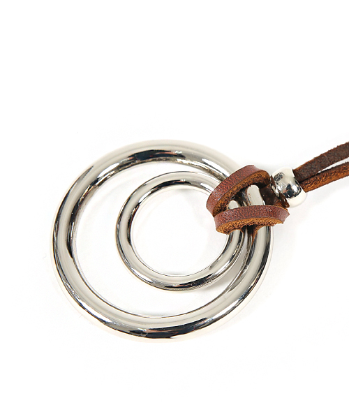 Rocky Monroe(ロッキーモンロー)の「シルバーダブルリングレザーネックレス(ネックレス・メンズ・ブラック/ブラウン・FREE)」の10枚目の写真