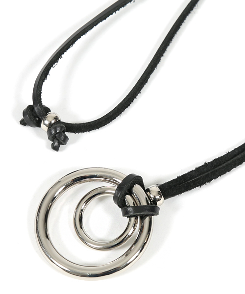 Rocky Monroe(ロッキーモンロー)の「シルバーダブルリングレザーネックレス(ネックレス・メンズ・ブラック/ブラウン・FREE)」の13枚目の写真