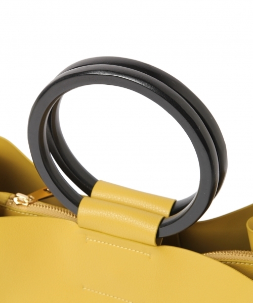 Andemiu（アンデミュウ）の「２ＷＡＹウッドリングショルダー784955（ショルダーバッグ・レディース・イエロー/ネイビー/グレー・FREE）」の5枚目の写真