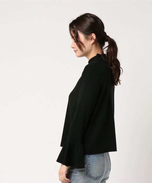 KOBE LETTUCE（コウベレタス）の「きらきらビジューでレディ度アップ！フレアスリーブ★ハイネックビジューニットトップス/レディースセーター/長袖[C3063]神戸レタス（ニット/セーター・レディース・ブラック/ピンク/オフホワイト/グレー・FREE）」の6枚目の写真