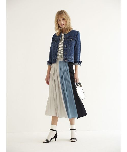 YECCA VECCA(イェッカヴェッカ)の「ノ-カラ-Gジャン(デニムジャケット・レディース・インディゴブルー/ダークインディゴブルー・SMALL/MEDIUM)」の2枚目の写真