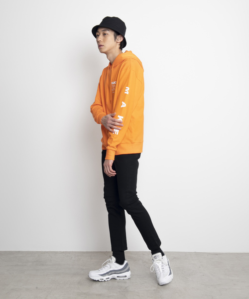 WEGO（ウィゴー）の「WEGO/ストリートプリントプルパーカー（パーカー・メンズ・ホワイト/ブラック/ホワイト系その他/オレンジ系その他・SMALL/MEDIUM/LARGE）」の12枚目の写真