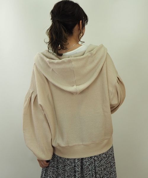 tiptop(ティップトップ)の「ワッフルジップパーカー(パーカー・レディース・ベージュ/ライトグリーン/キナリ/ラベンダー・FREE)」の5枚目の写真