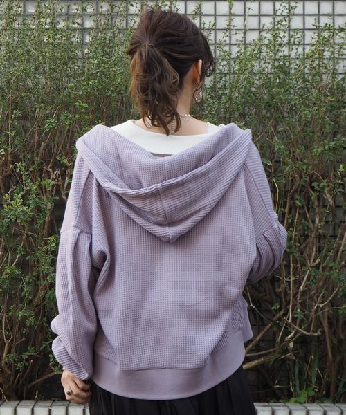 tiptop(ティップトップ)の「ワッフルジップパーカー(パーカー・レディース・ベージュ/ライトグリーン/キナリ/ラベンダー・FREE)」の13枚目の写真