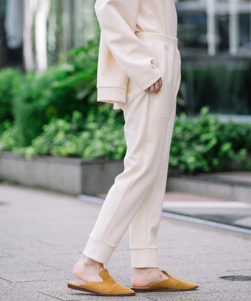 Munich(ミューニック)の「ダンボールニット スウェットパンツ(その他パンツ・レディース・チャコールグレー/ブラック/カーキ/グレイッシュベージュ/モカ/スモークピンク/アイボリー・S/M/XS)」の9枚目の写真