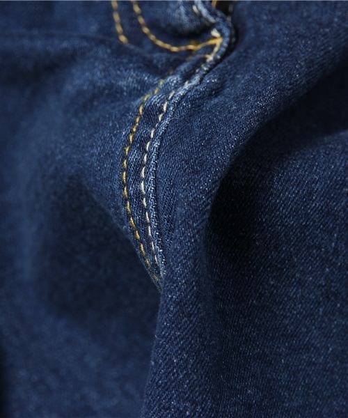 MOUSSY（マウジー）の「HI WAIST TUCK MINI SK（デニムスカート・レディース・ワンウォッシュ/ホワイト・2/0/1）」の3枚目の写真