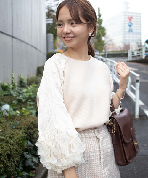 flower（フラワー）の「ゴージャスフラワートップ（Tシャツ/カットソー・レディース・アイボリー/ブラック・FREE）」の2枚目の写真