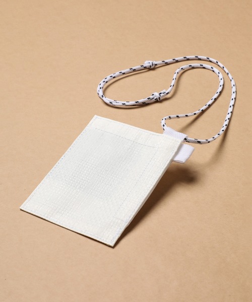 SABLE CLUTCH（セーブルクラッチ）の「EASY TAG WALLET - NECK CORD wWHITE（コインケース・レディース・ホワイト/シルバー・ONE SIZE）」の5枚目の写真