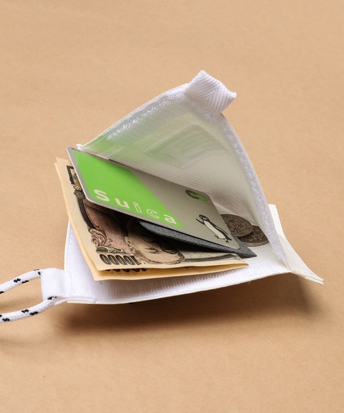 SABLE CLUTCH（セーブルクラッチ）の「EASY TAG WALLET - NECK CORD wWHITE（コインケース・レディース・ホワイト/シルバー・ONE SIZE）」の6枚目の写真