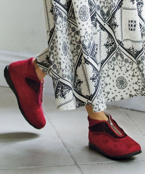 RANAN（ラナン）の「＜５Ｅ相当＞フロントジップウォーキングス（スニーカー・レディース・ブラック/ベージュ系その他/ワイン・L/M/S）」の3枚目の写真