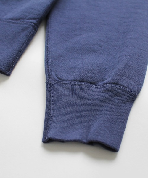 Denime（ドゥニーム）の「【MADE IN JAPAN】SWEATSHIRT VINTAGE WASH（スウェット・メンズ・ネイビー/グリーン/オートミール/スミクロ・SMALL/MEDIUM/LARGE）」の6枚目の写真